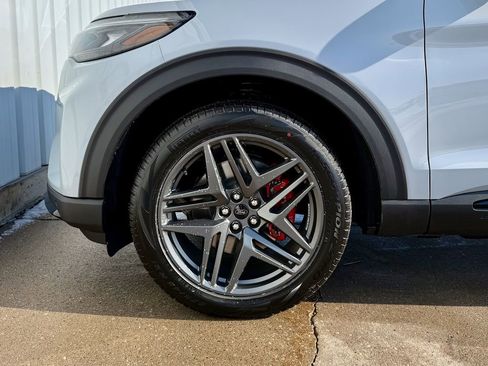 New 2026 Ford Explorer ST w/ Sun And Sound Package image 37