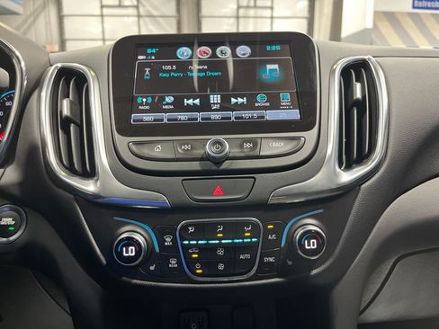 Used 2018 Chevrolet Equinox LT w/ Sun & Infotainment Package AWD/4WD image 29