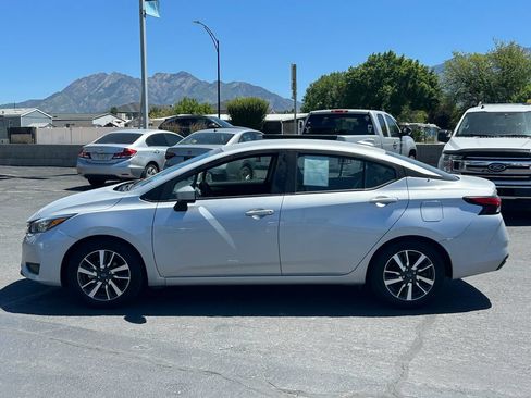 Used 2025 Nissan Versa SV FWD image 7