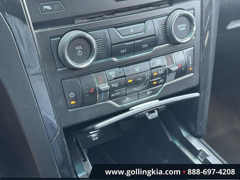 Used 2016 Ford Explorer XLT w/ Equipment Group 202A AWD/4WD image 25