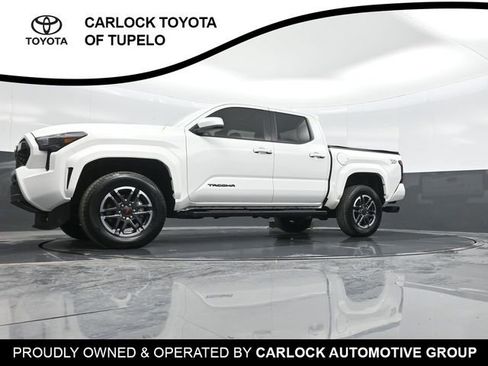 Used 2025 Toyota Tacoma TRD Sport image 34