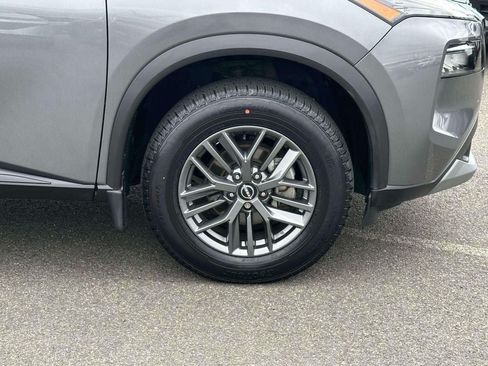 Used 2023 Nissan Rogue S AWD/4WD image 7