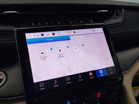 New 2025 Jeep Grand Cherokee Limited w/ Luxury Tech Group II image 3