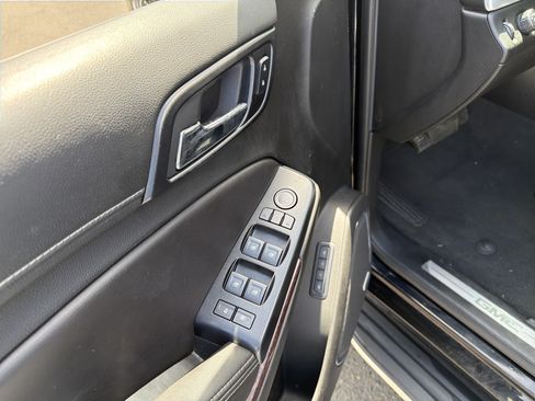 Used 2019 GMC Yukon SLT AWD/4WD image 13
