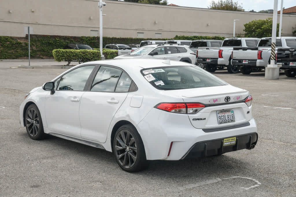 Used 2023 Toyota Corolla SE w/ SE Premium Package FWD image 7