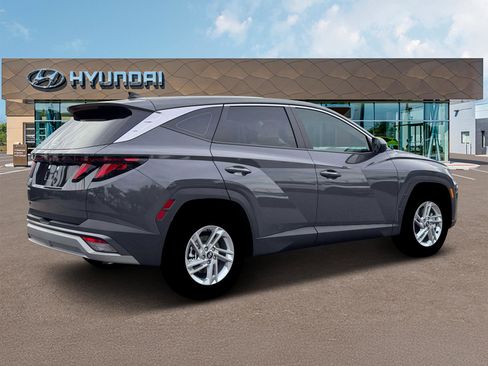 New 2026 Hyundai Tucson SE image 8