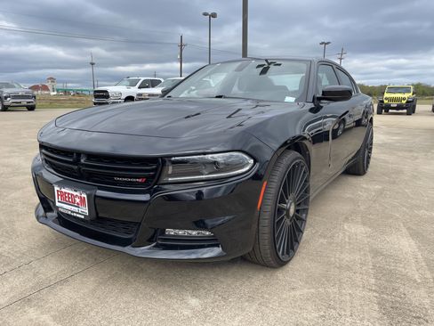 Used 2023 Dodge Charger SXT image 8