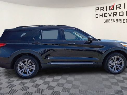 Used 2022 Ford Explorer XLT w/ Equipment Group 202A AWD/4WD image 9