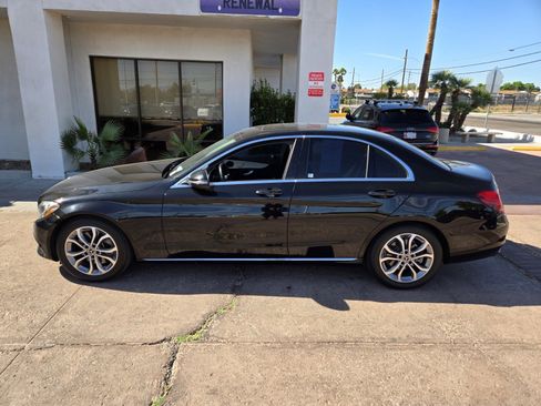 Used 2018 Mercedes-Benz C 300 Sedan image 2