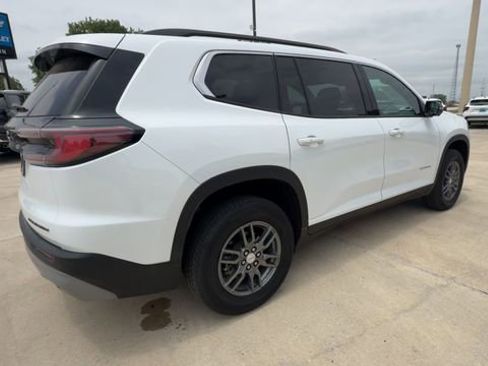 Certified 2025 GMC Acadia Elevation FWD image 8