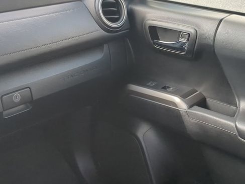 Used 2022 Toyota Tacoma Limited image 24