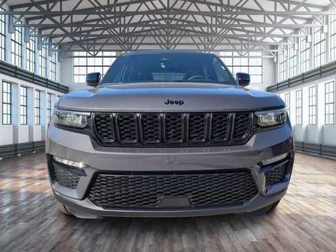New 2025 Jeep Grand Cherokee Limited w/ Black Appearance Package RWD image 9