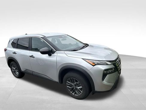 Used 2024 Nissan Rogue S AWD/4WD image 7