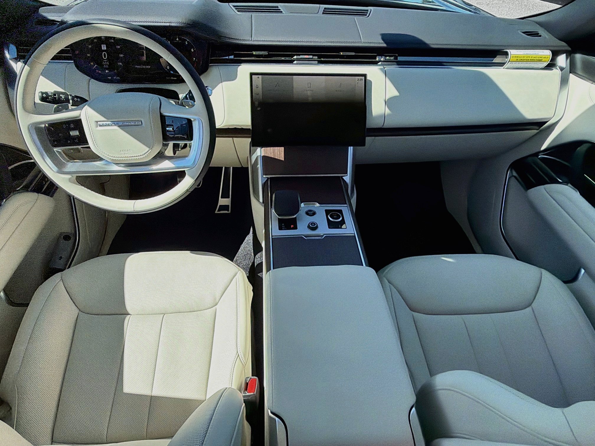 New 2027 Land Rover Range Rover Long Wheelbase SE AWD/4WD image 16