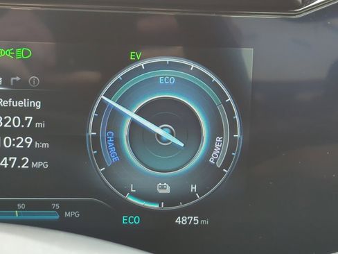 Certified 2025 Hyundai Elantra SEL image 22