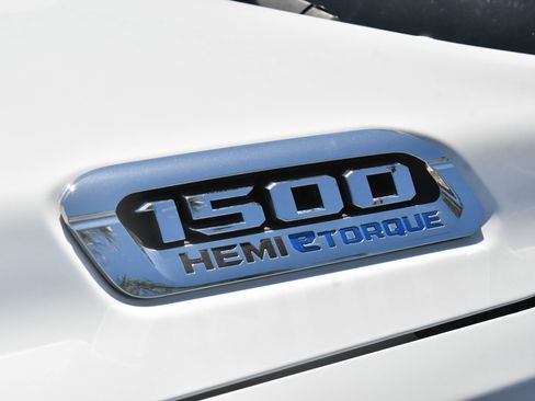 Used 2022 RAM 1500 Laramie AWD/4WD image 13