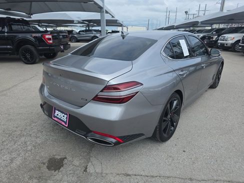 Used 2022 Genesis G70 3.3T RWD image 5