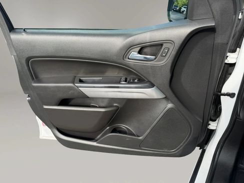 Used 2022 Chevrolet Colorado LT w/ Fleet Safety Package RWD image 11