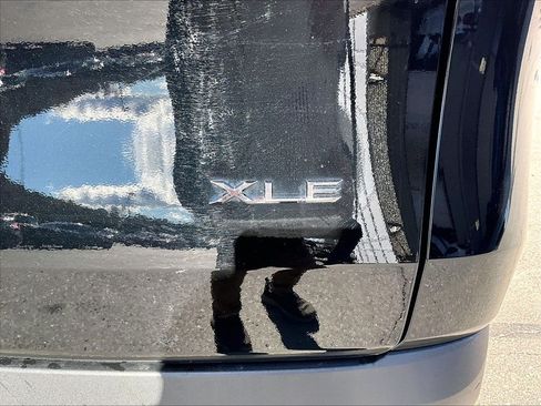 Used 2024 Toyota Grand Highlander AWD image 30