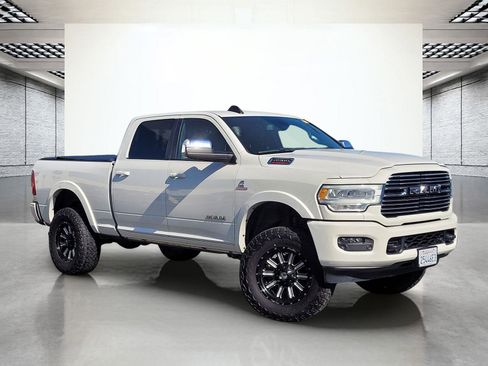 Used 2021 RAM 2500 Laramie AWD/4WD image 2