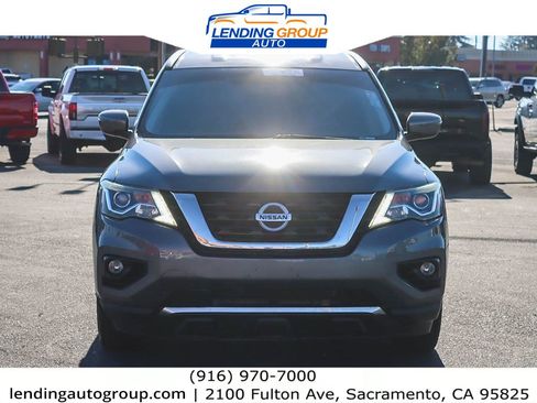 Used 2019 Nissan Pathfinder SV image 6