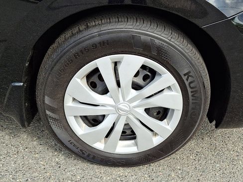 Certified 2025 Nissan Versa S w/ Trunk Package FWD image 8