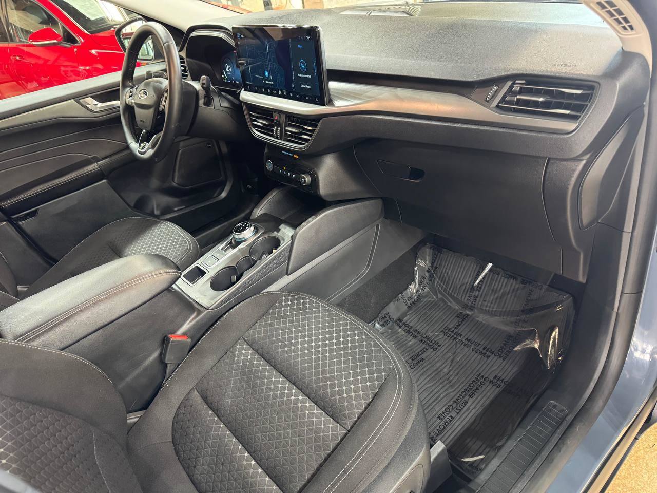 Used 2025 Ford Escape Active w/ Active Premium Tech Pack FWD image 9
