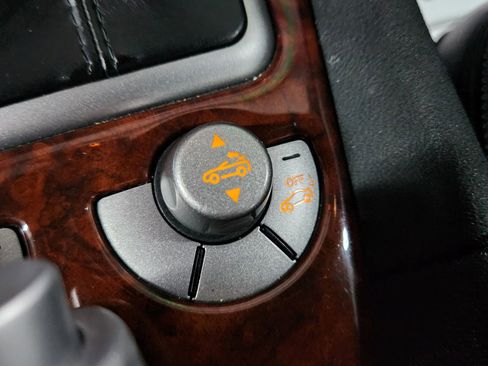 Used 2005 Mercedes-Benz SLK 55 AMG image 33