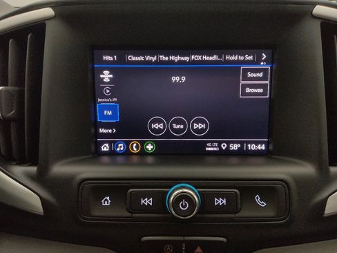 Used 2022 GMC Terrain SLE image 25