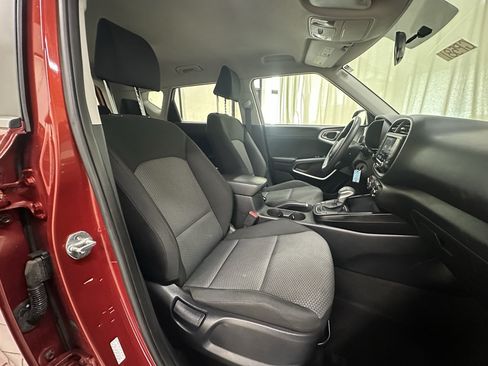 Used 2022 Kia Soul LX FWD image 14