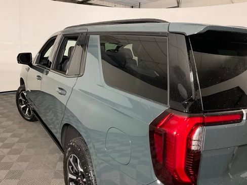 Used 2025 GMC Yukon AT4 w/ AT4 Premium Package AWD/4WD image 42