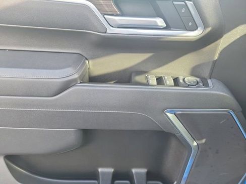 Used 2025 Chevrolet Silverado 1500 LT RWD image 17