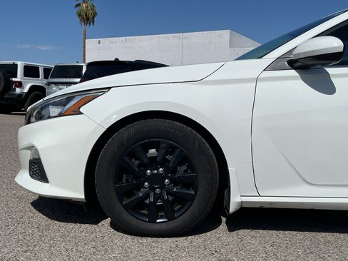 Used 2020 Nissan Altima 2.5 S FWD image 11