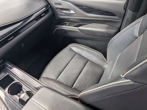 Used 2021 Cadillac Escalade Sport w/ LPO, ONYX Package AWD/4WD image 18