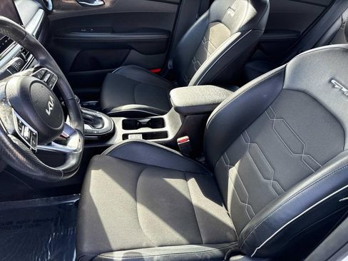 Used 2022 Kia Forte GT-Line w/ GT-Line Premium Package image 19