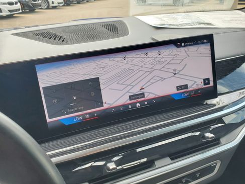 Certified 2025 BMW X7 M60i AWD/4WD image 18