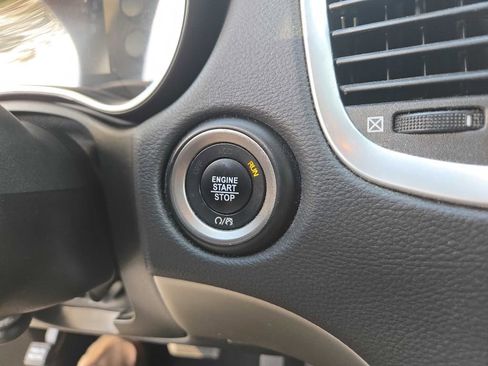 Used 2019 Dodge Durango SXT image 19