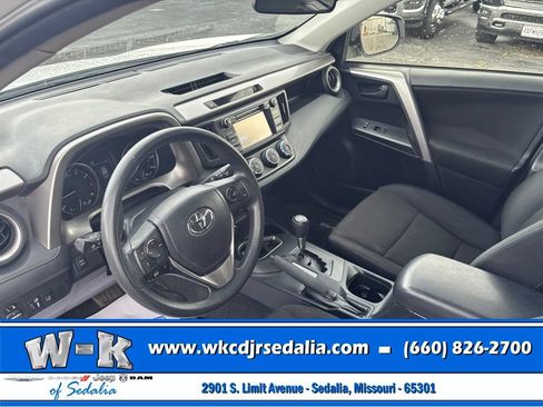 Used 2017 Toyota RAV4 LE AWD/4WD image 19
