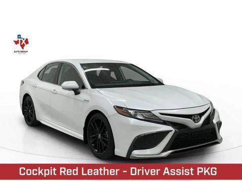Used 2021 Toyota Camry XSE w/ Navigation Upgrade Package FWD image 1