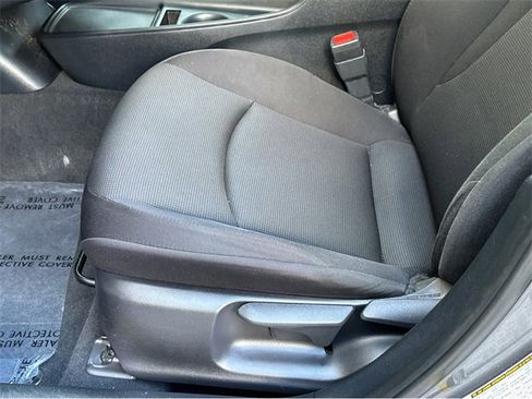 Used 2022 Toyota Prius L Eco image 33