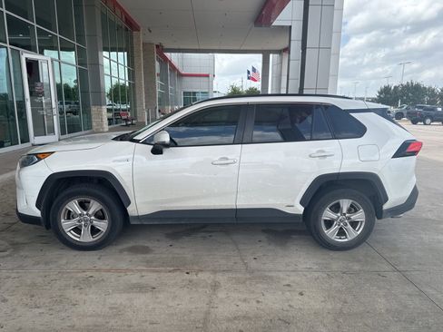 Used 2021 Toyota RAV4 XLE w/ Convenience Package AWD/4WD image 30