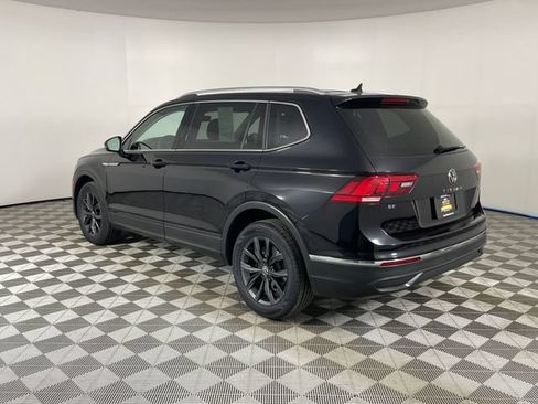 Used 2022 Volkswagen Tiguan SE AWD/4WD image 23