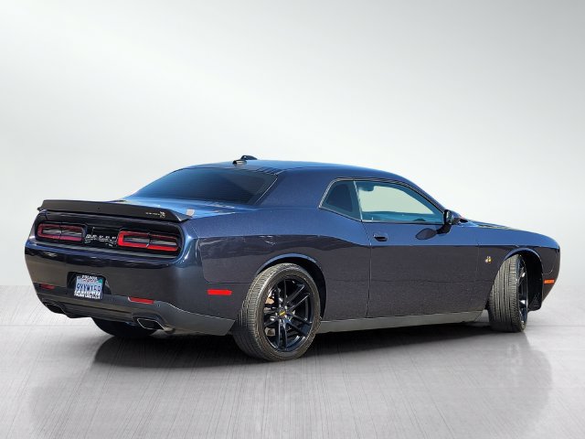 Used 2017 Dodge Challenger R/T Scat Pack RWD image 4