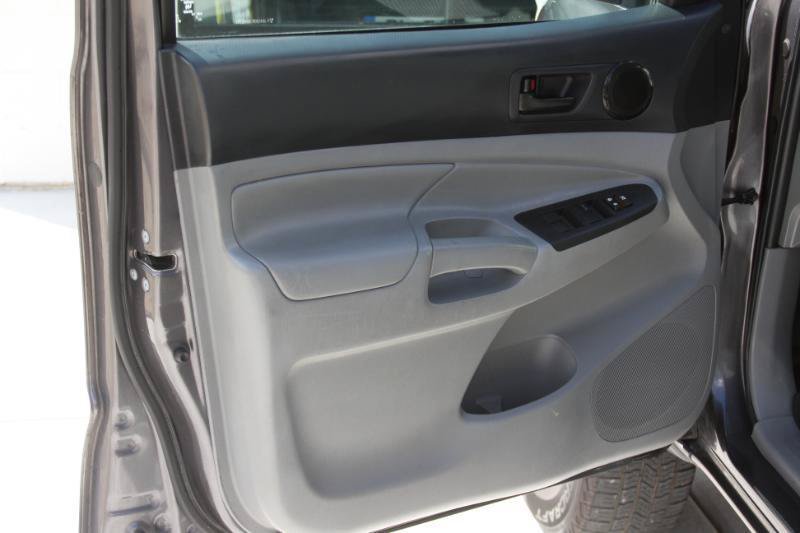 Used 2015 Toyota Tacoma PreRunner w/ Convenience Package RWD image 34