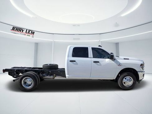 New 2026 RAM 3500 Tradesman w/ Chrome Appearance Group A AWD/4WD image 2