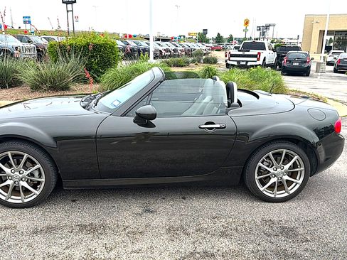 Used 2011 MAZDA MX-5 Miata Grand Touring RWD image 4