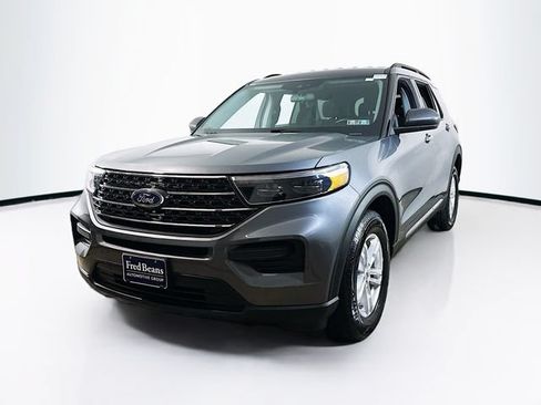 Used 2022 Ford Explorer XLT AWD/4WD image 3