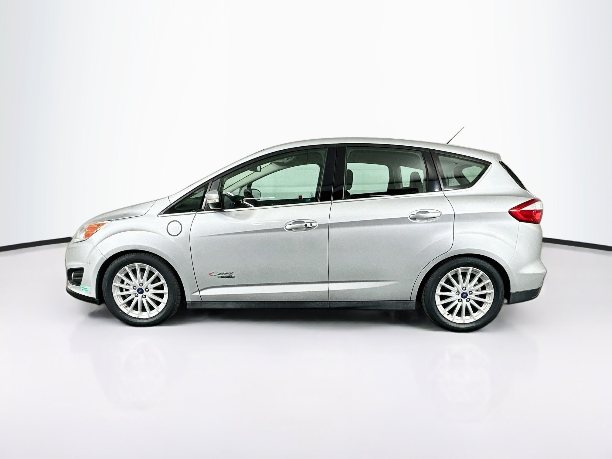 Used 2016 Ford C-MAX Energi SEL w/ Equipment Group 303A FWD image 4