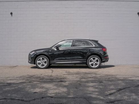 Used 2024 Audi Q3 2.0T Premium Plus w/ Premium Plus Package AWD/4WD image 2