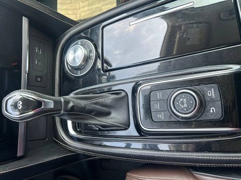 Used 2023 INFINITI QX80 Premium Select w/ All-Season Package AWD/4WD image 16